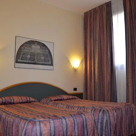 Alexander Hotel