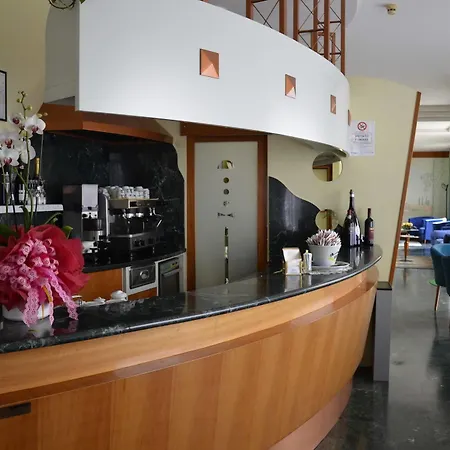 Hotel Alexander 3*
