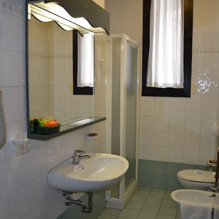 Hotell Alexander Fiorano Modenese